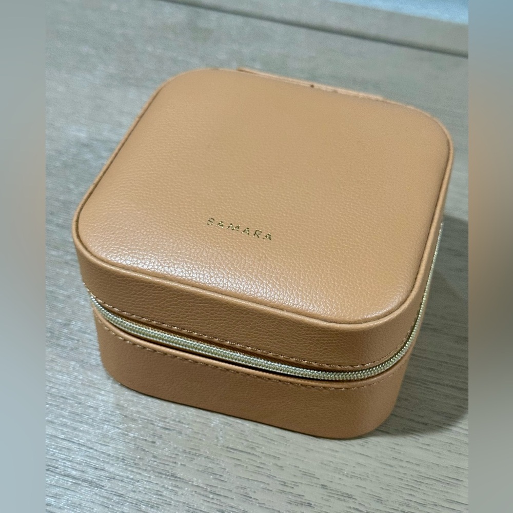 Samara Tan Jewelry Case